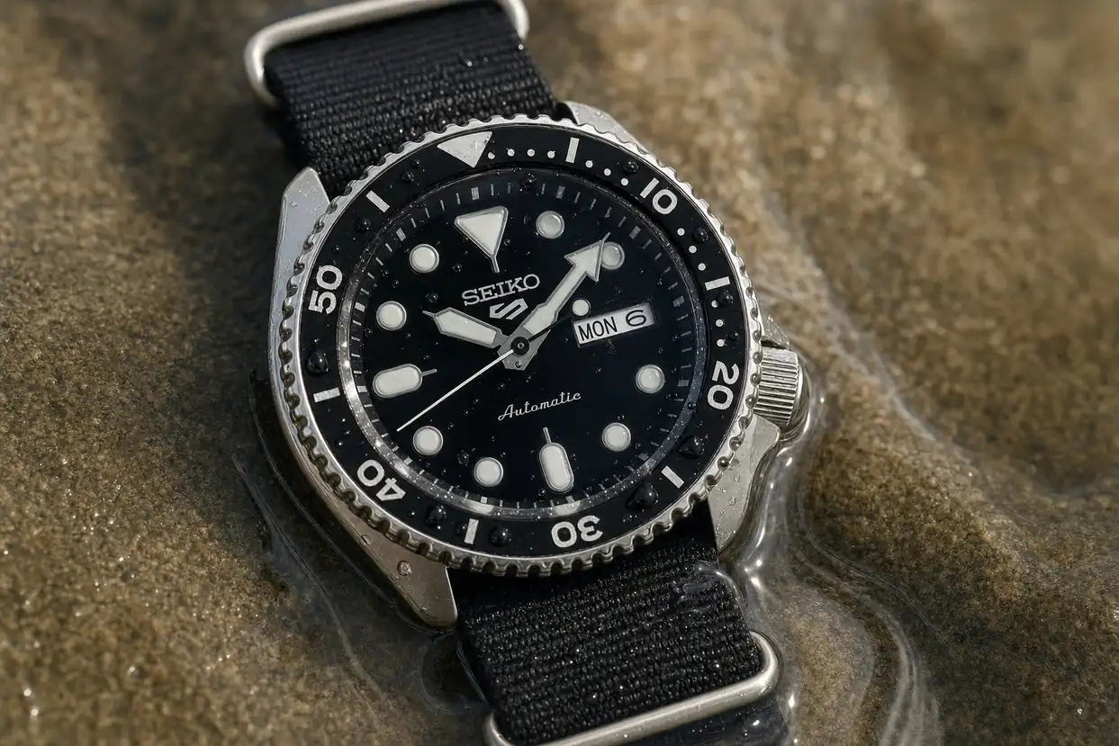 Cem metros de água e cristal que lasca menos. O Seiko é feito para apanhar.